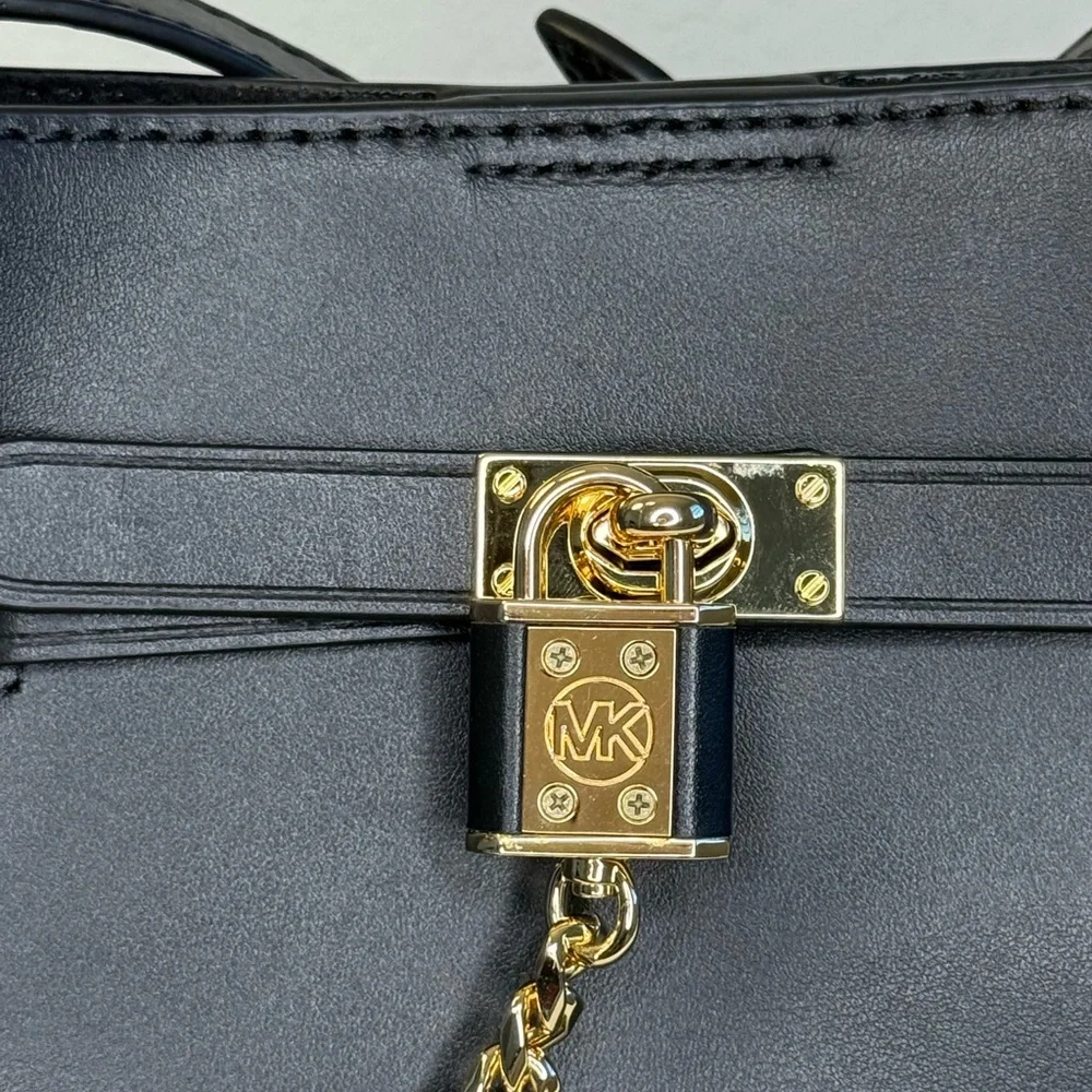 MICHAEL KORS Hamilton Legacy Messenger Bucket Bag Black NWT - Picture 9 of 10